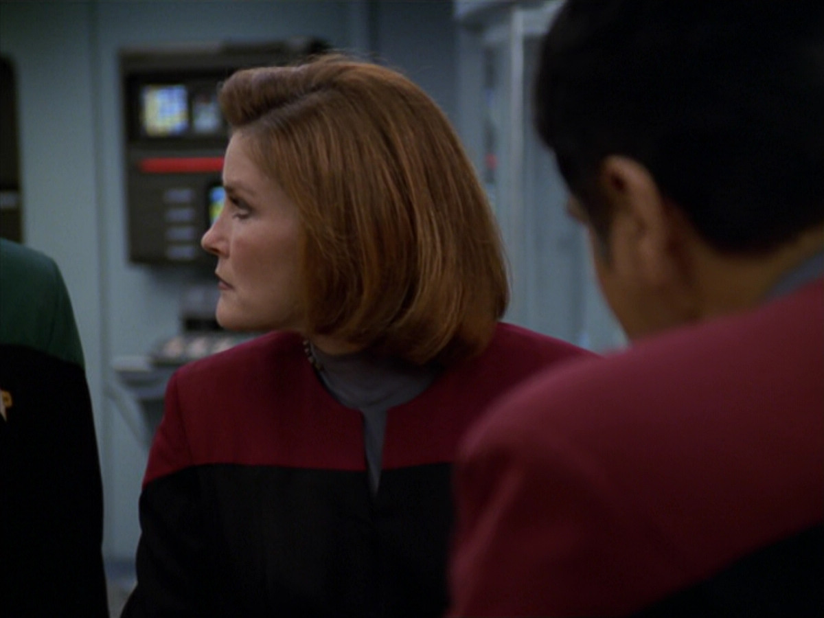 extant_StarTrek_VOY_5x19-TheFight_03156.jpg