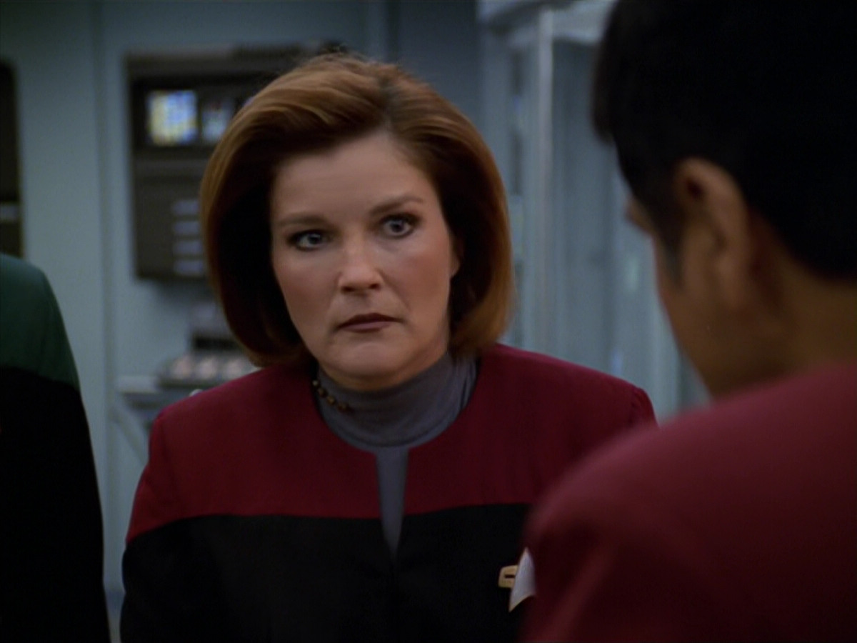extant_StarTrek_VOY_5x19-TheFight_03157.jpg