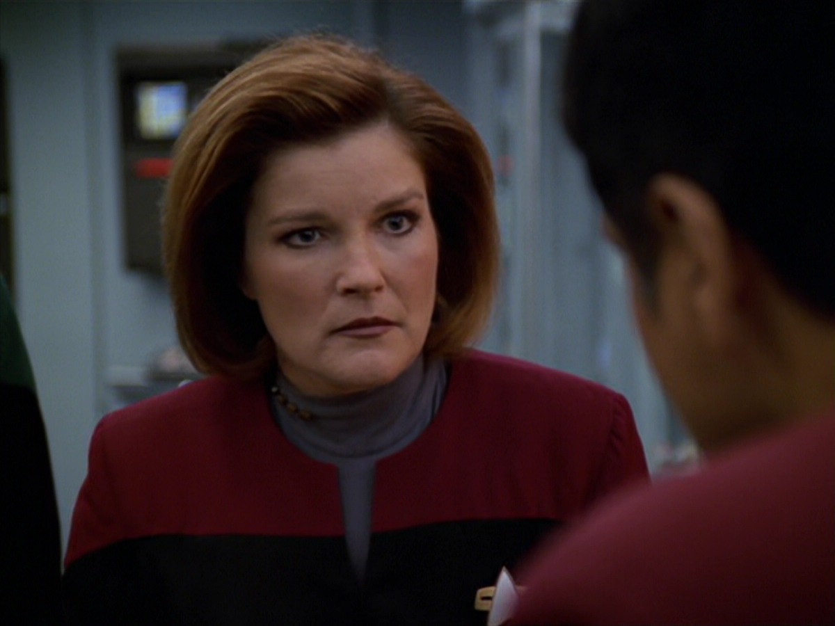 extant_StarTrek_VOY_5x19-TheFight_03159.jpg
