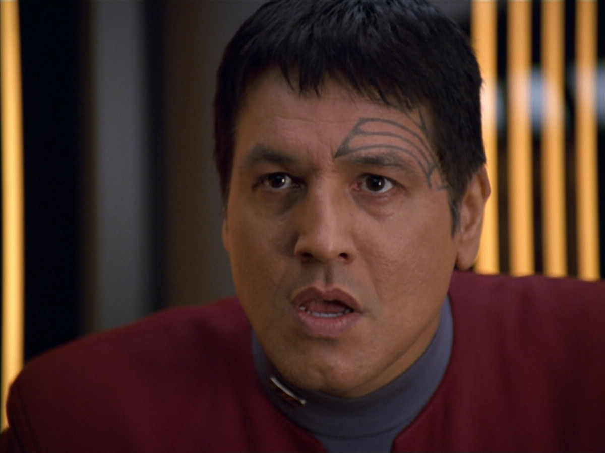 extant_StarTrek_VOY_5x19-TheFight_03169.jpg