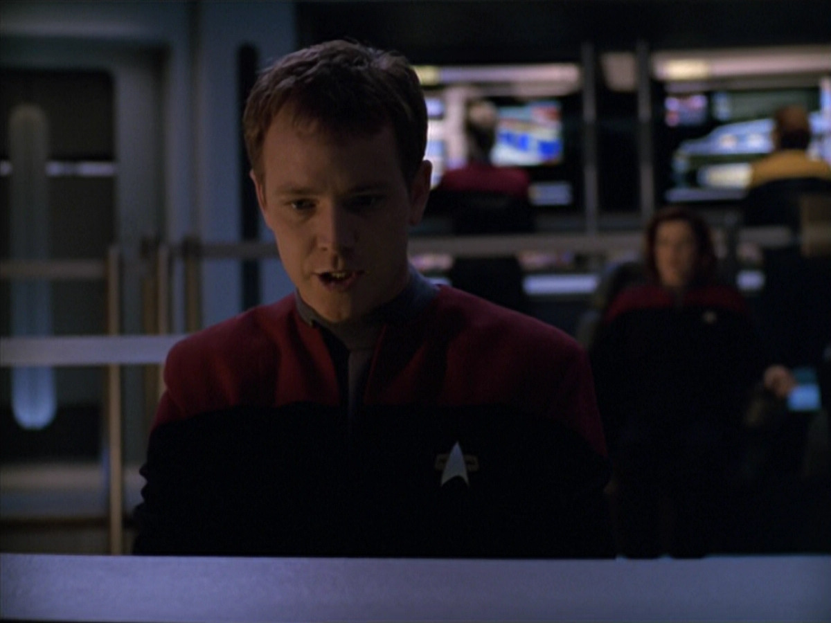 extant_StarTrek_VOY_5x19-TheFight_03195.jpg