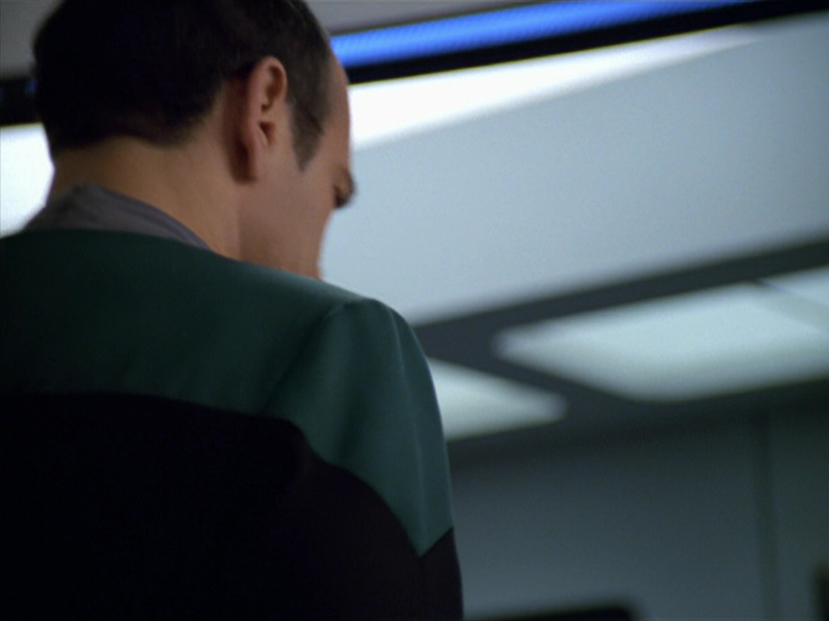 extant_StarTrek_VOY_5x19-TheFight_03232.jpg