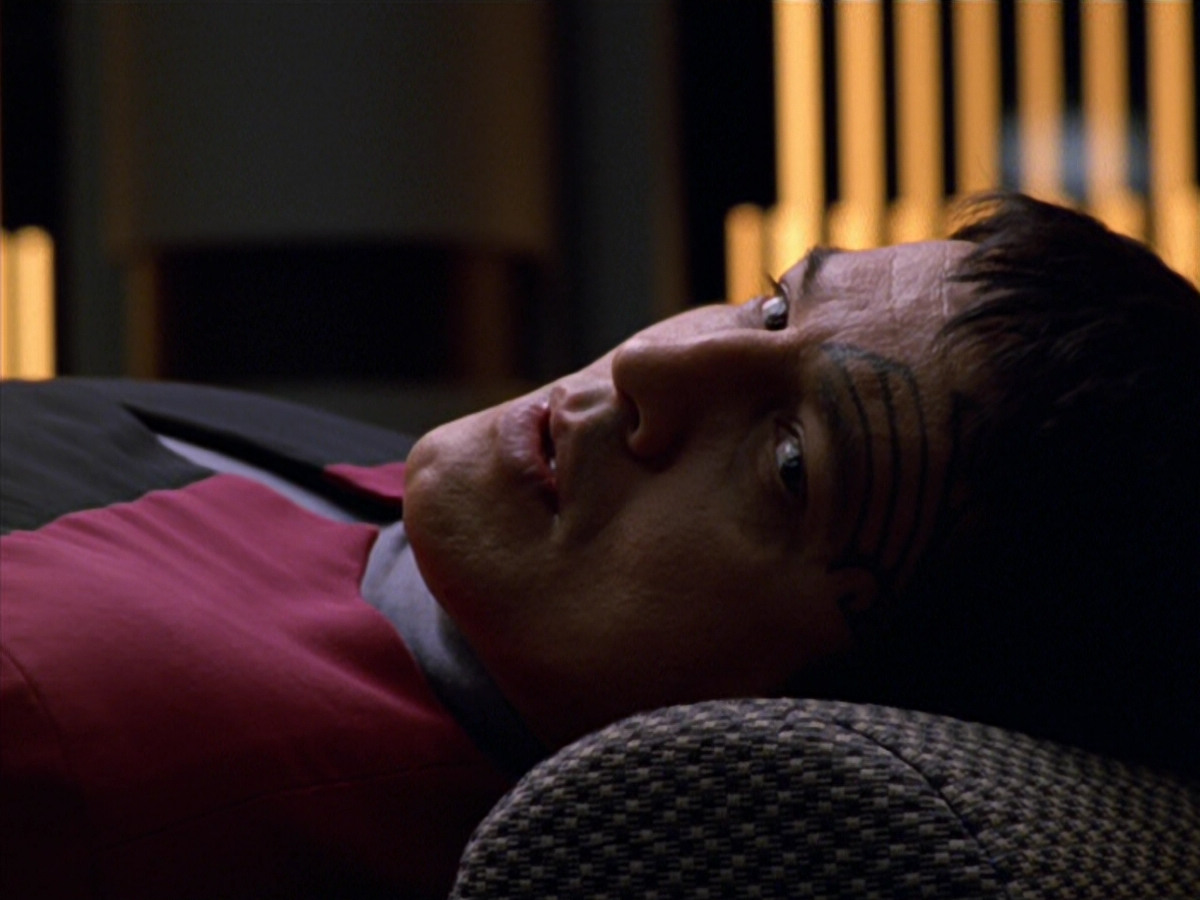 extant_StarTrek_VOY_5x19-TheFight_03249.jpg