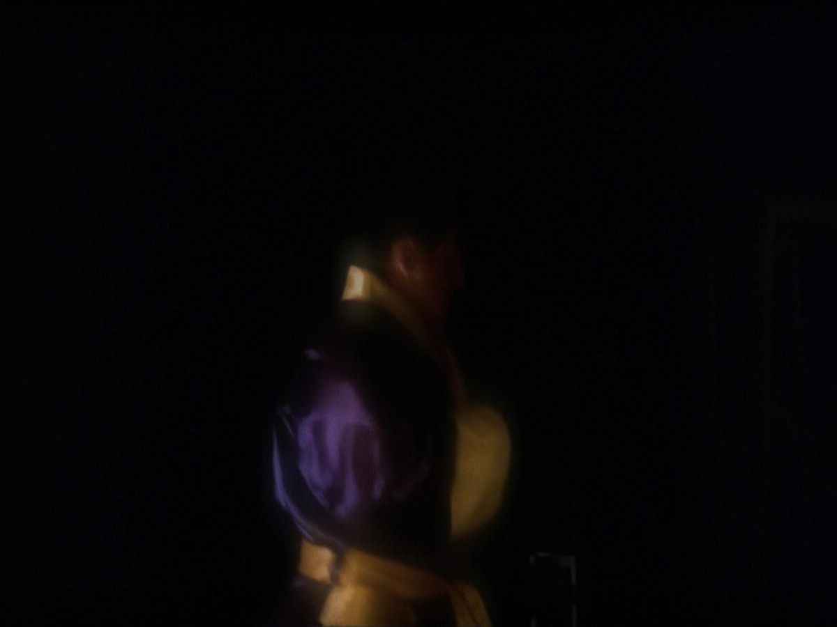extant_StarTrek_VOY_5x19-TheFight_03281.jpg