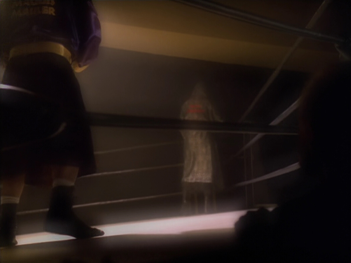 extant_StarTrek_VOY_5x19-TheFight_03289.jpg