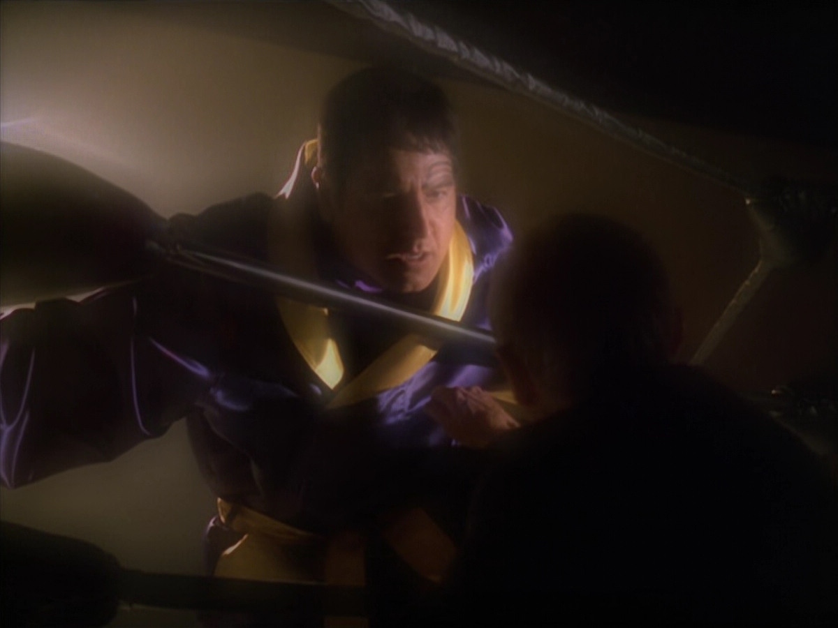 extant_StarTrek_VOY_5x19-TheFight_03311.jpg