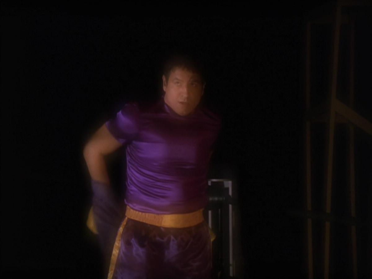 extant_StarTrek_VOY_5x19-TheFight_03322.jpg