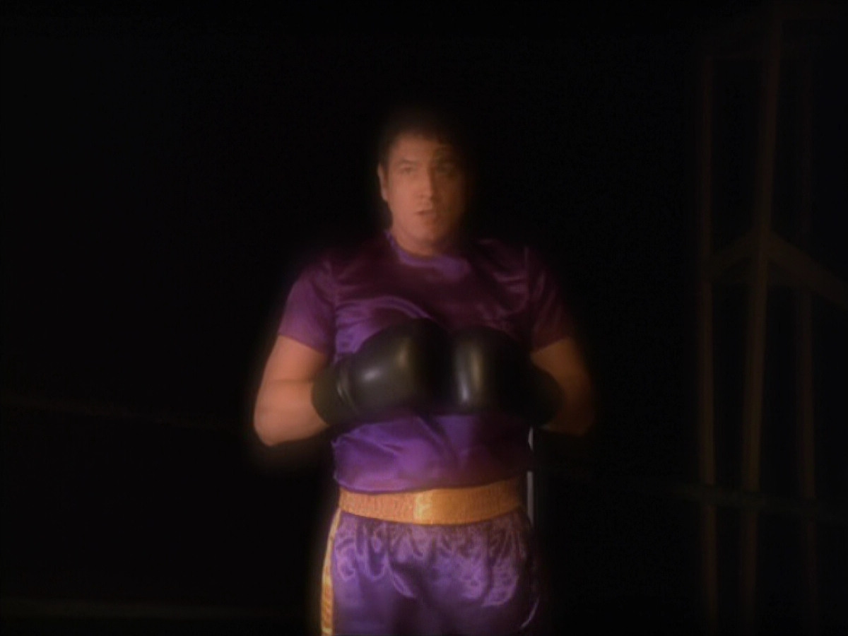extant_StarTrek_VOY_5x19-TheFight_03326.jpg