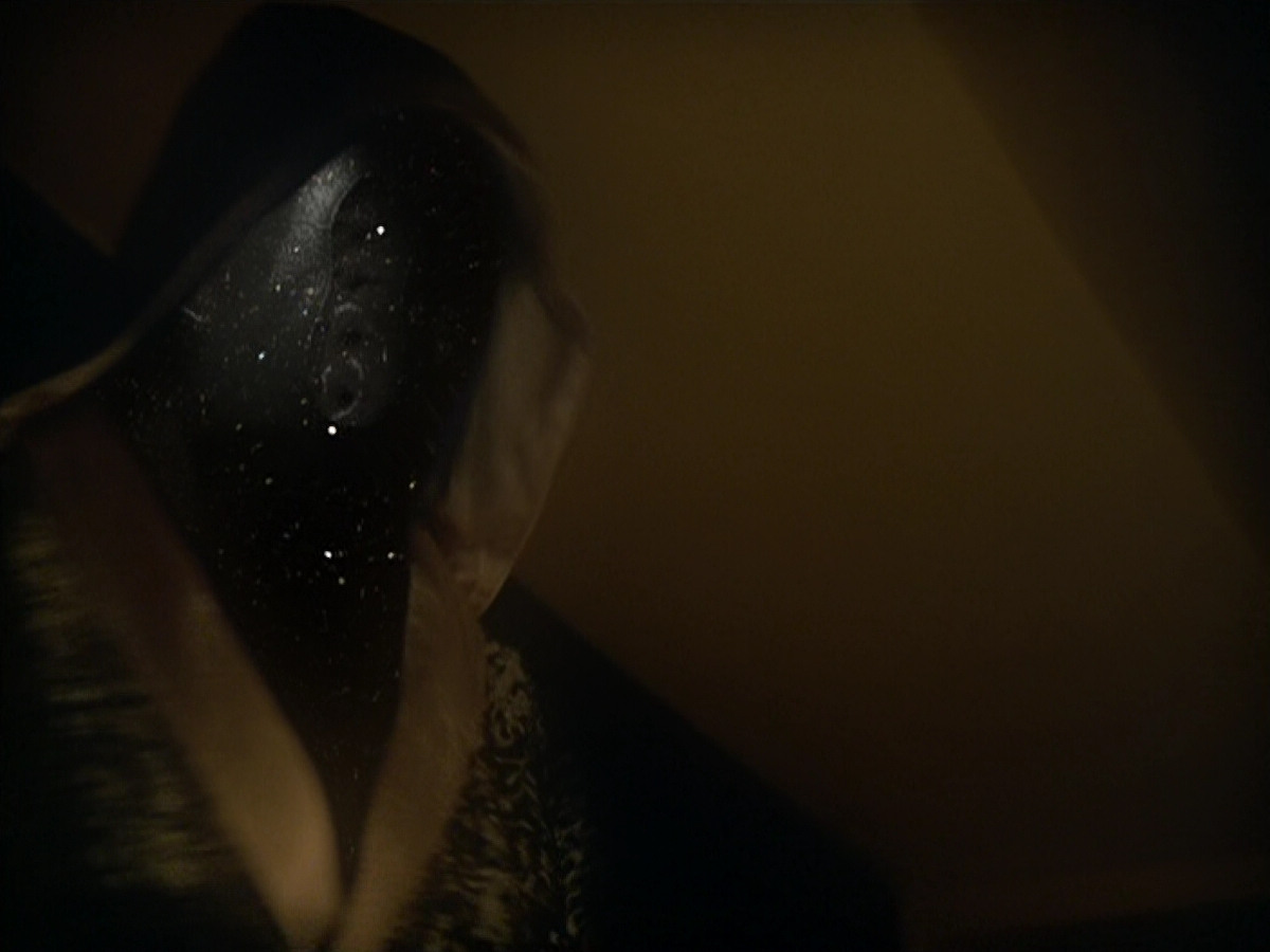 extant_StarTrek_VOY_5x19-TheFight_03350.jpg