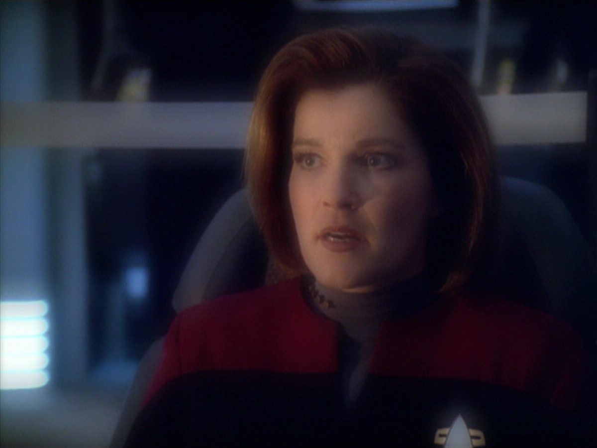 extant_StarTrek_VOY_5x19-TheFight_03363.jpg