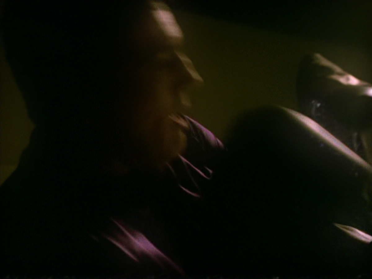 extant_StarTrek_VOY_5x19-TheFight_03395.jpg
