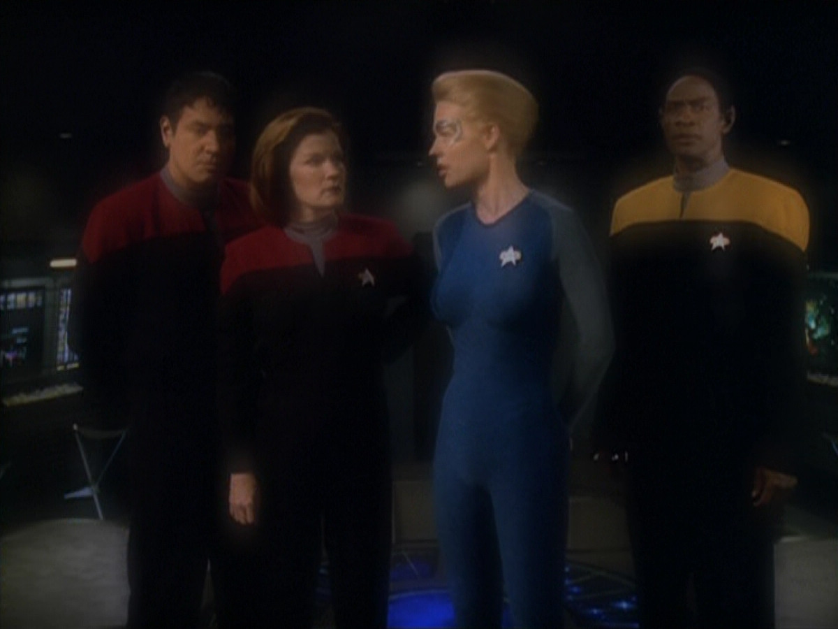 extant_StarTrek_VOY_5x19-TheFight_03403.jpg