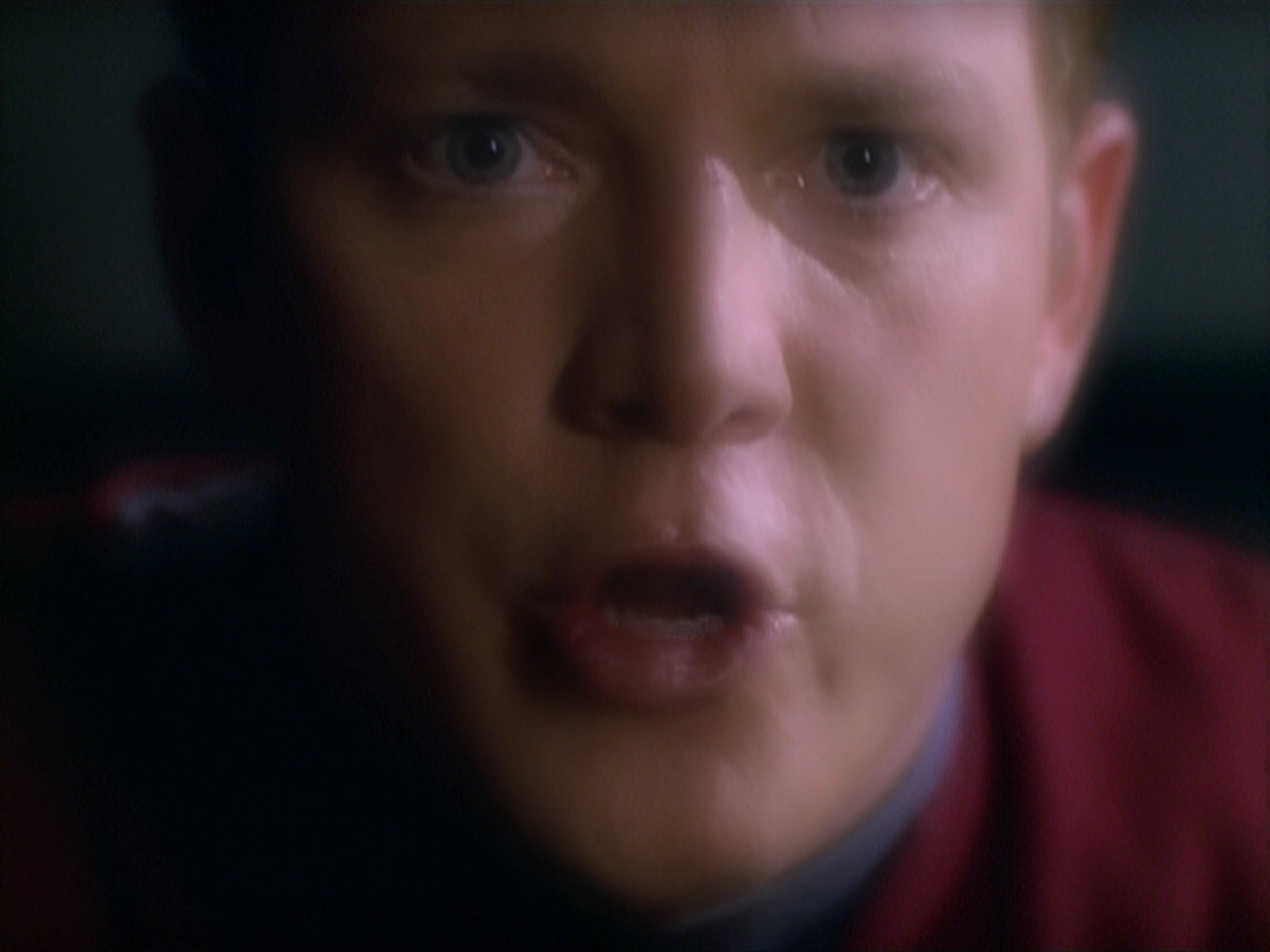 extant_StarTrek_VOY_5x19-TheFight_03404.jpg