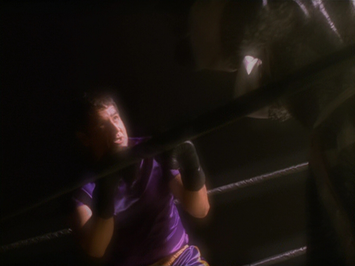 extant_StarTrek_VOY_5x19-TheFight_03407.jpg