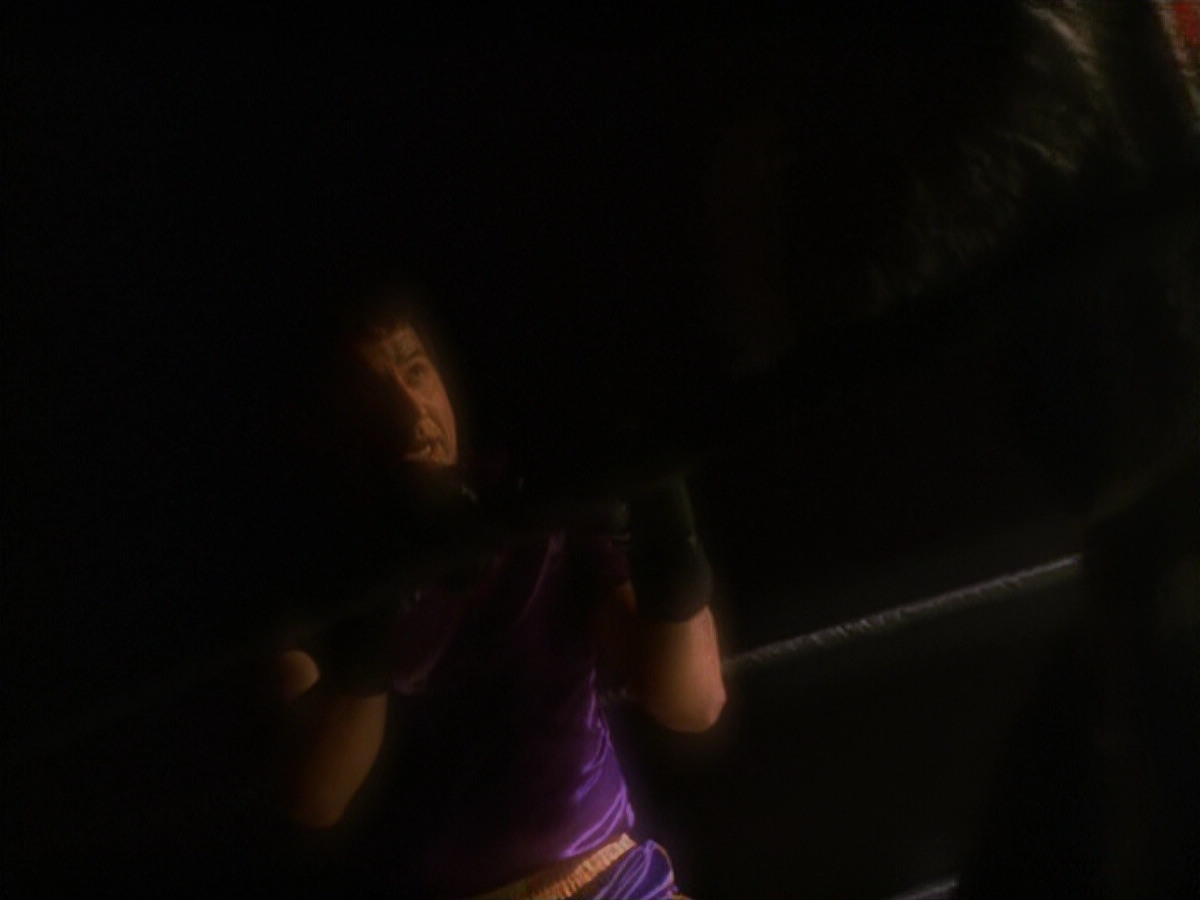 extant_StarTrek_VOY_5x19-TheFight_03408.jpg