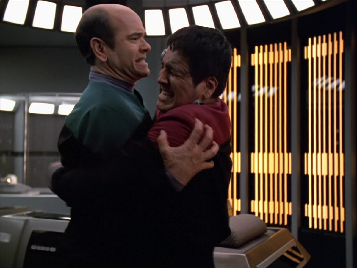 extant_StarTrek_VOY_5x19-TheFight_03463.jpg