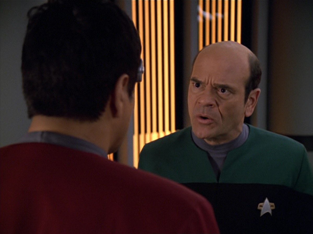 extant_StarTrek_VOY_5x19-TheFight_03488.jpg