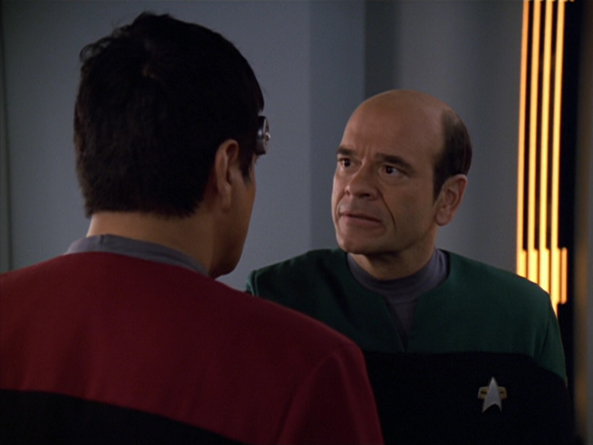 extant_StarTrek_VOY_5x19-TheFight_03509.jpg