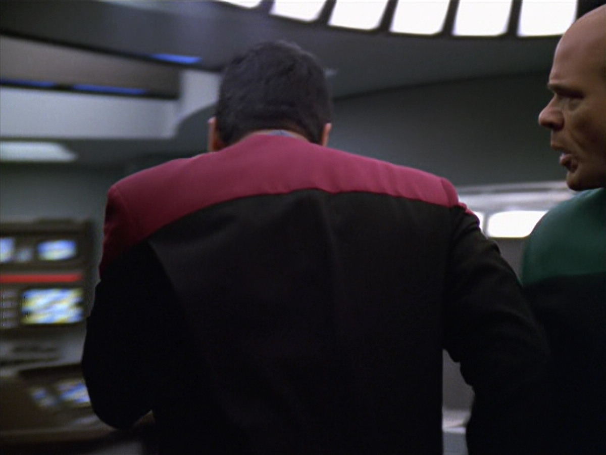 extant_StarTrek_VOY_5x19-TheFight_03549.jpg