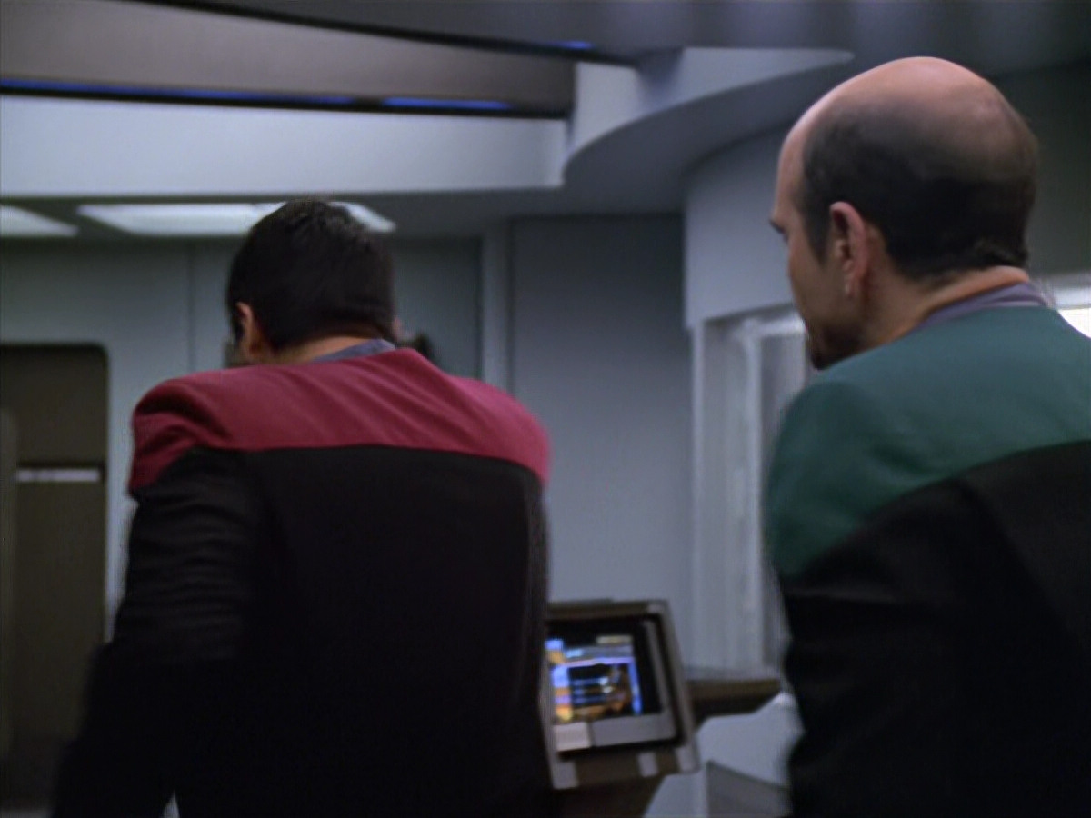 extant_StarTrek_VOY_5x19-TheFight_03550.jpg