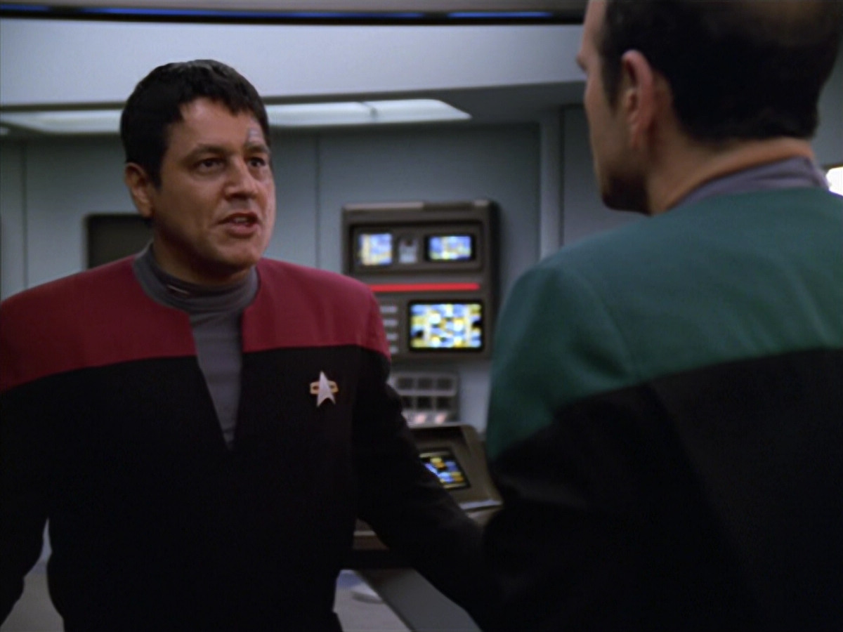 extant_StarTrek_VOY_5x19-TheFight_03552.jpg