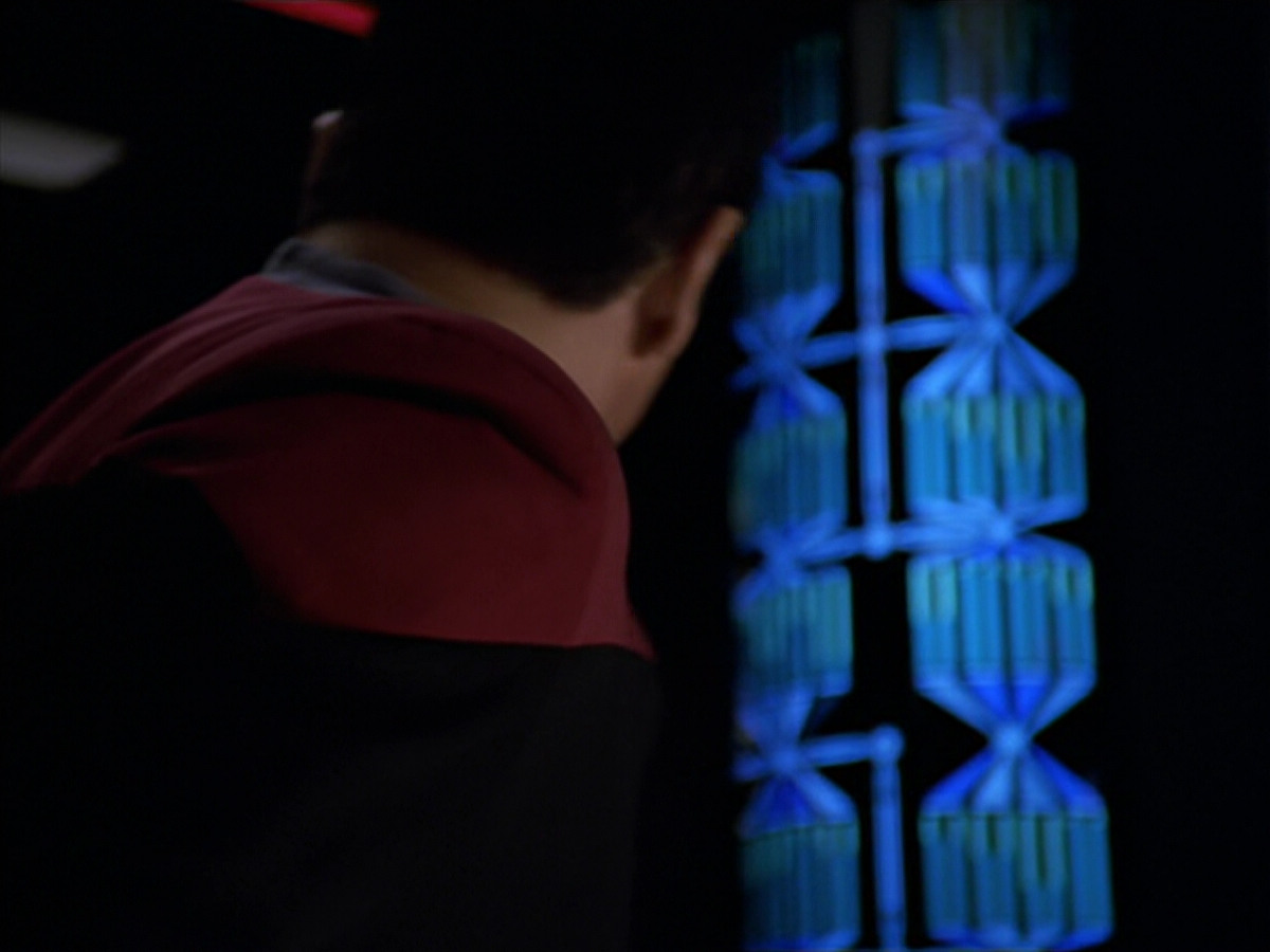 extant_StarTrek_VOY_5x19-TheFight_03582.jpg