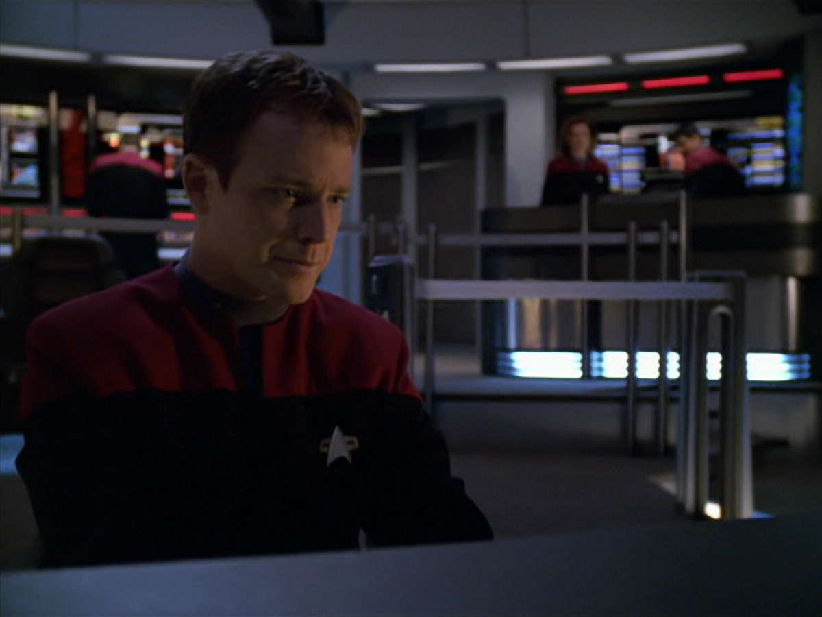 extant_StarTrek_VOY_5x19-TheFight_03598.jpg