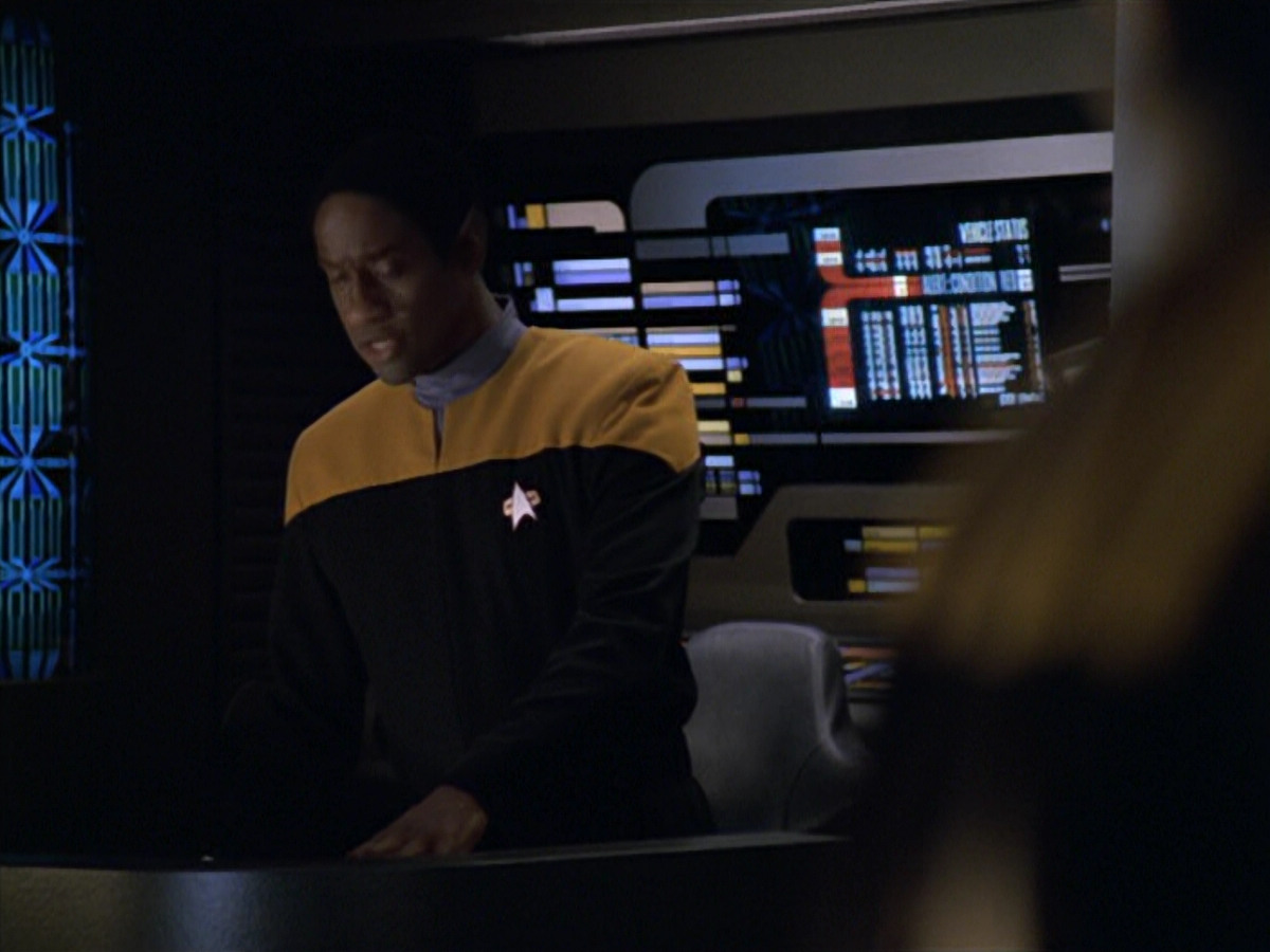 extant_StarTrek_VOY_5x19-TheFight_03603.jpg
