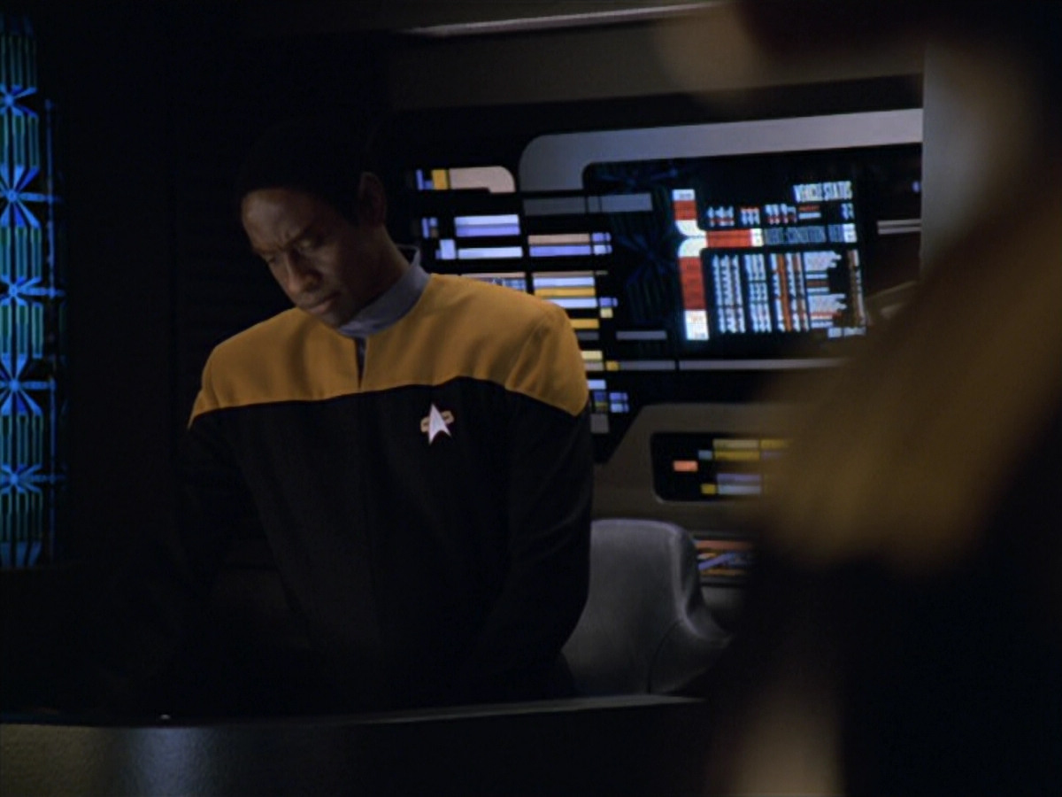 extant_StarTrek_VOY_5x19-TheFight_03618.jpg