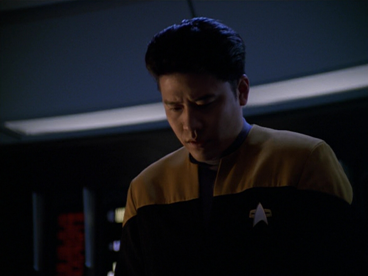 extant_StarTrek_VOY_5x19-TheFight_03624.jpg