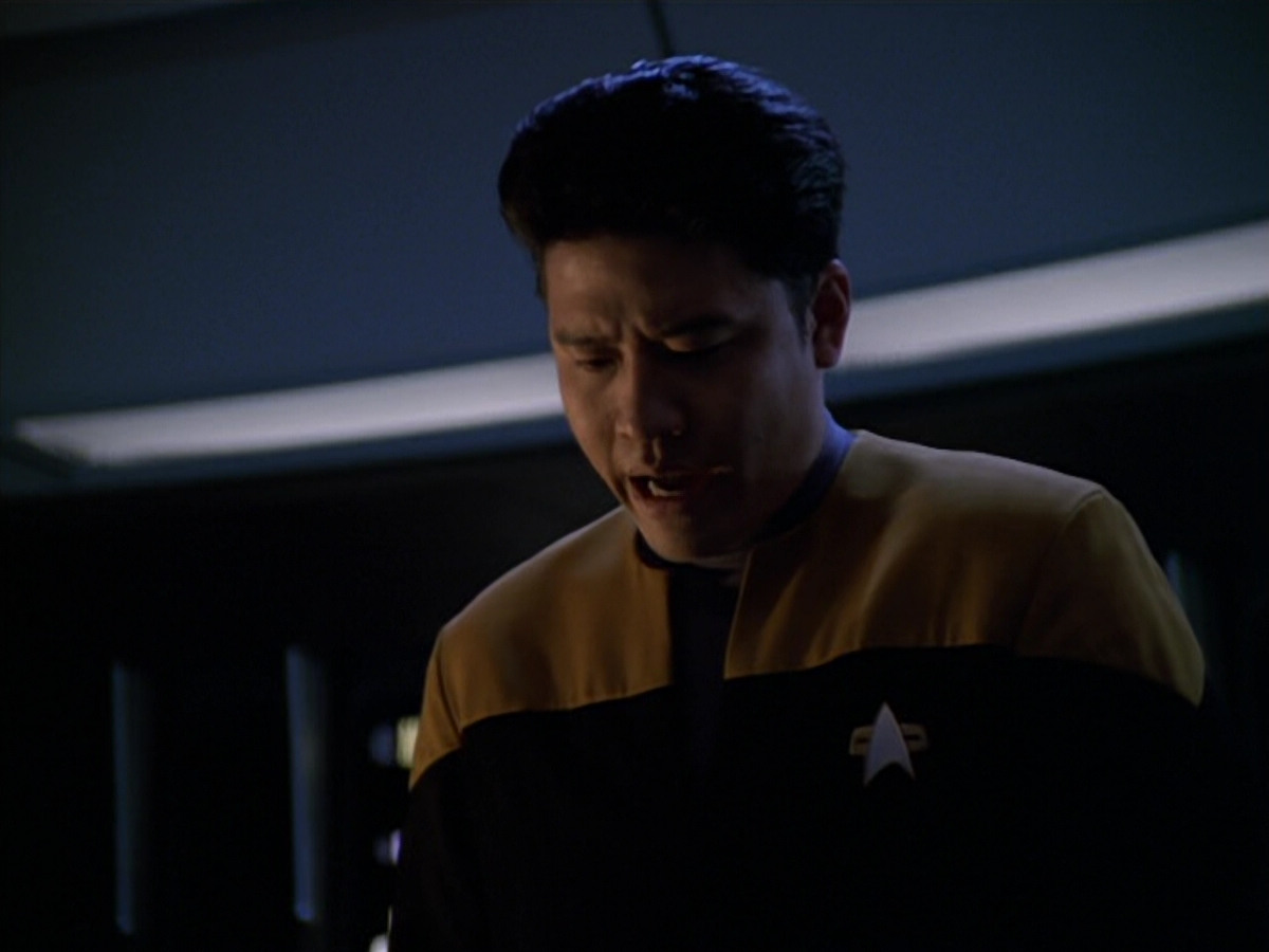 extant_StarTrek_VOY_5x19-TheFight_03625.jpg