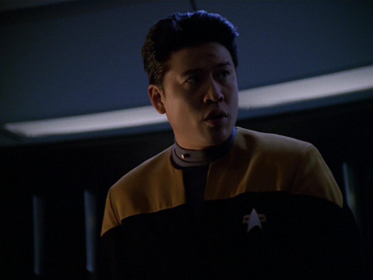 extant_StarTrek_VOY_5x19-TheFight_03627.jpg