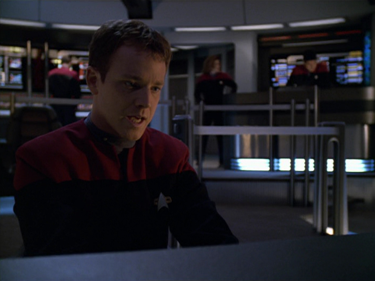 extant_StarTrek_VOY_5x19-TheFight_03633.jpg
