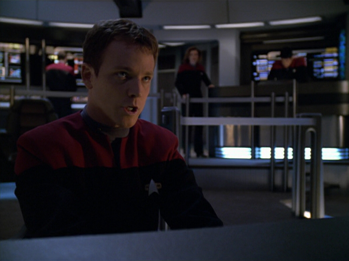 extant_StarTrek_VOY_5x19-TheFight_03634.jpg