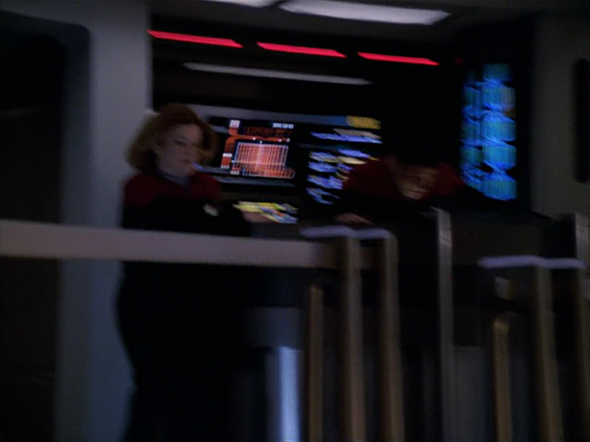 extant_StarTrek_VOY_5x19-TheFight_03650.jpg