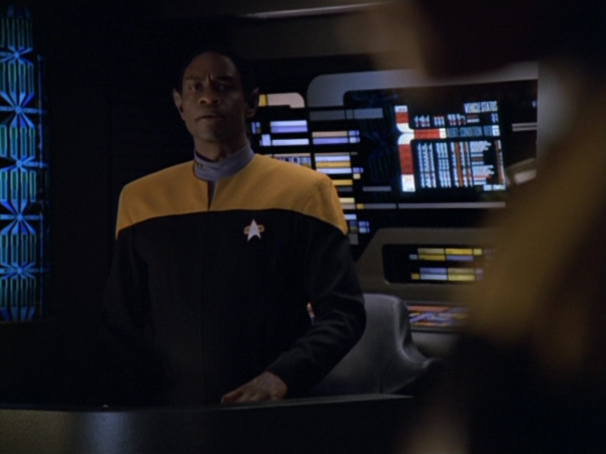 extant_StarTrek_VOY_5x19-TheFight_03667.jpg