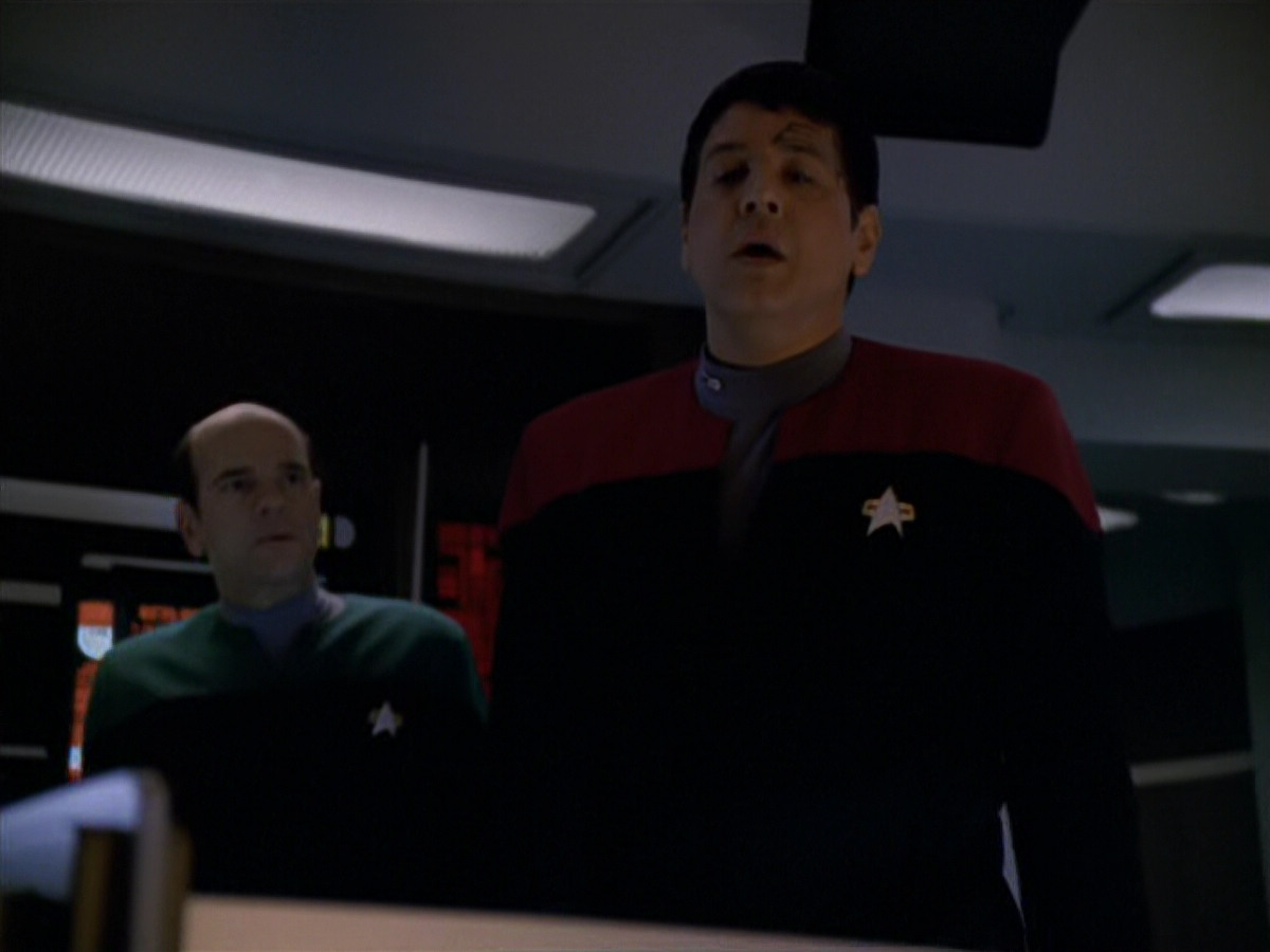 extant_StarTrek_VOY_5x19-TheFight_03684.jpg