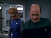 extant_StarTrek_VOY_5x19-TheFight_00007.jpg
