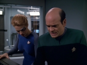 extant_StarTrek_VOY_5x19-TheFight_00010.jpg