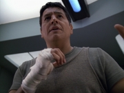 extant_StarTrek_VOY_5x19-TheFight_00667.jpg