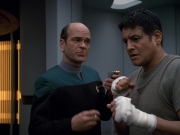 extant_StarTrek_VOY_5x19-TheFight_00675.jpg