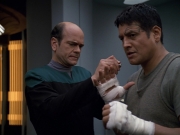 extant_StarTrek_VOY_5x19-TheFight_00680.jpg