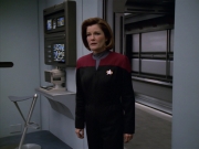 extant_StarTrek_VOY_5x19-TheFight_01173.jpg