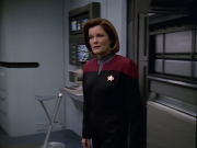 extant_StarTrek_VOY_5x19-TheFight_01174.jpg