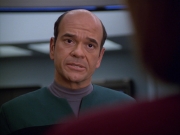 extant_StarTrek_VOY_5x19-TheFight_01214.jpg