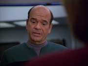 extant_StarTrek_VOY_5x19-TheFight_01264.jpg