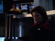 extant_StarTrek_VOY_5x19-TheFight_01360.jpg
