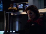extant_StarTrek_VOY_5x19-TheFight_01362.jpg