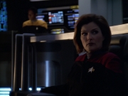 extant_StarTrek_VOY_5x19-TheFight_01363.jpg