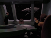 extant_StarTrek_VOY_5x19-TheFight_01432.jpg